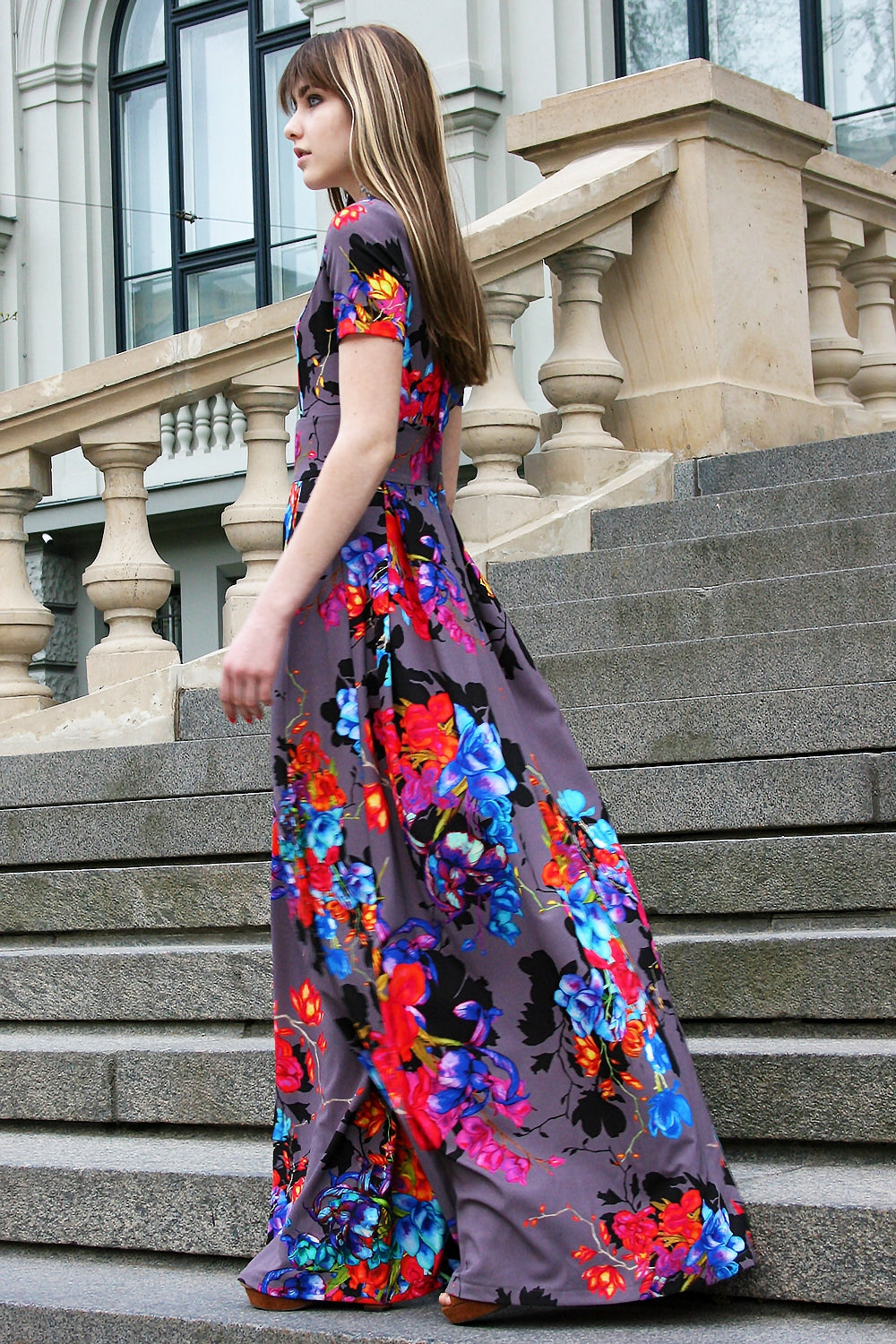 Langes hotsell Kleid mit Blumen